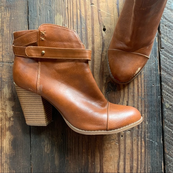 Carmel brown Charlotte Russe ankle booties sz 9 chunky 3.5 in heel - Picture 2 of 8